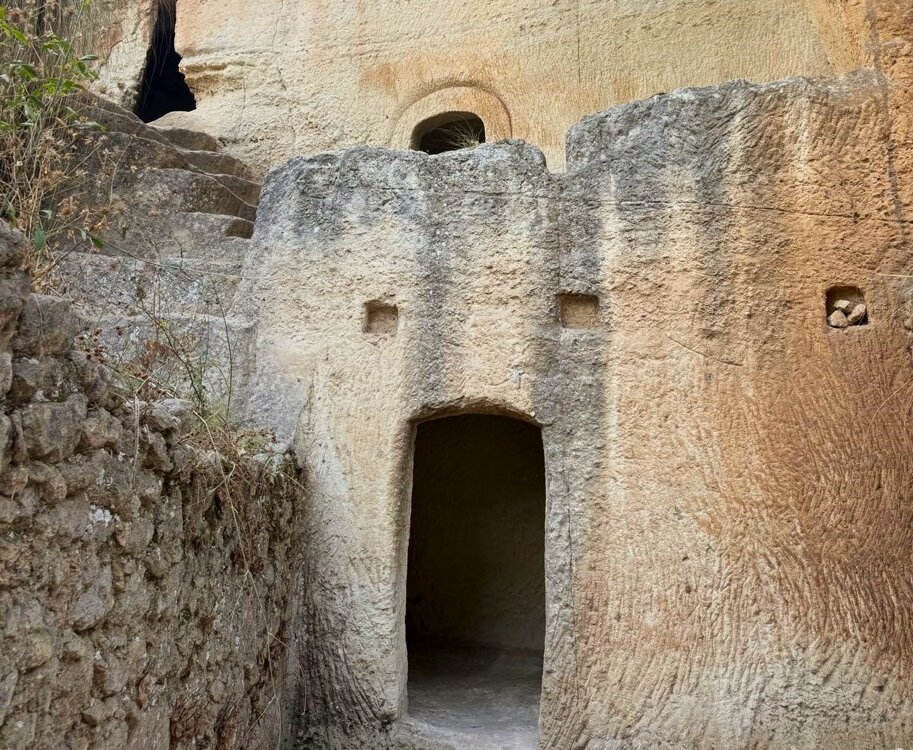 Grotte Di Zungri Un Viaggio Nella Calabria Rupestre Road Calabria grotte-di-zungri-un-viaggio-nella-calabria-rupestre-road-calabria